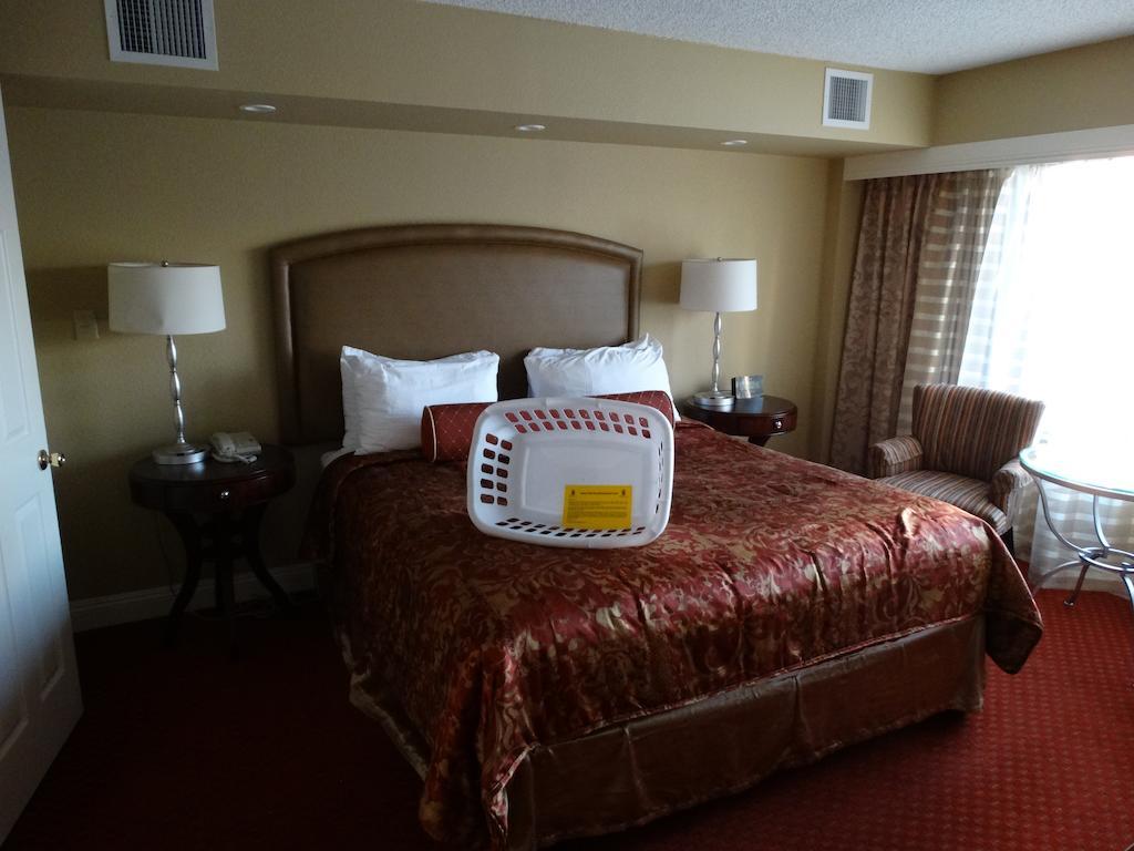 Suites At Jockey Club Лас-Вегас Номер фото